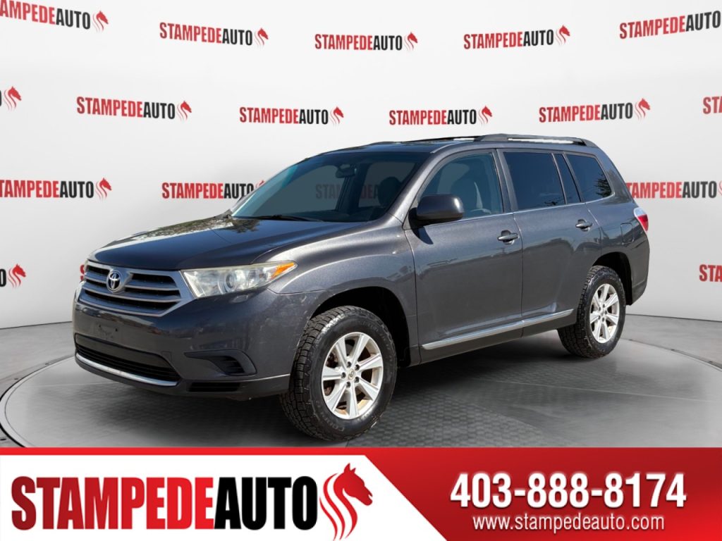2011 Toyota Highlander 4WD | SUNROOF | AUX | 7 SEATER | REAR CLIMATE CONTROL | Stampede Auto