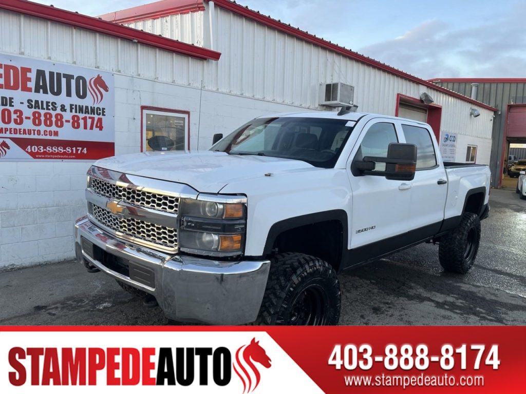 2019 Chevrolet Silverado 3500HD LT 4WD Crew Cab | V8 | BLUETOOTH | LONG BOX | Stampede Auto
