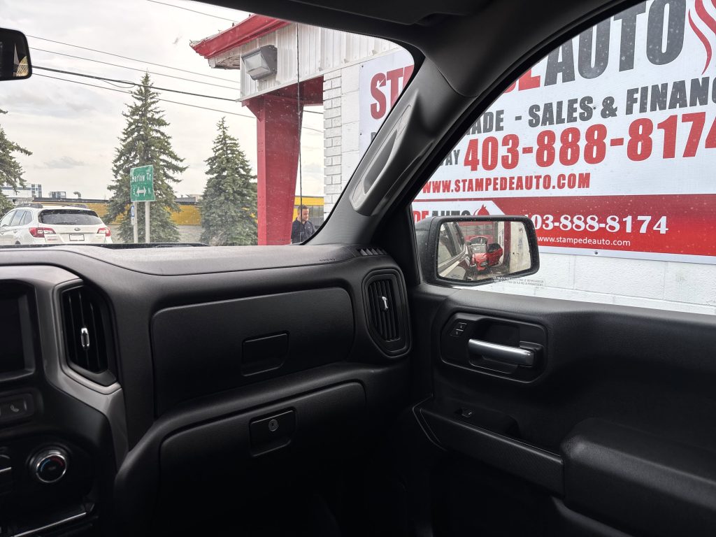 2019 Chevrolet Silverado 1500 4WD Double Cab 147 Custom Trail Boss 14