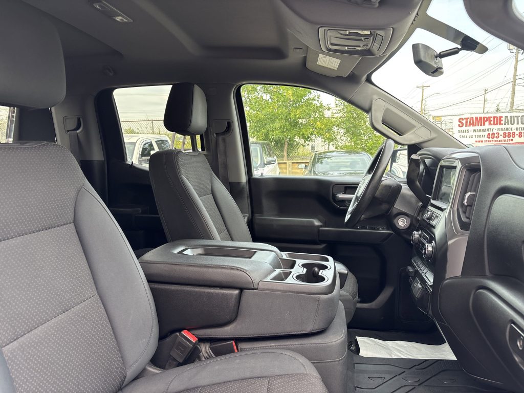 2019 Chevrolet Silverado 1500 4WD Double Cab 147 Custom Trail Boss 17