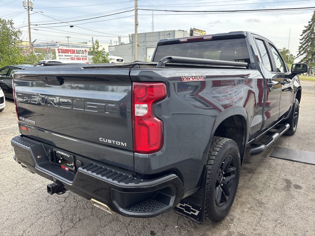 2019 Chevrolet Silverado 1500 4WD Double Cab 147 Custom Trail Boss 3